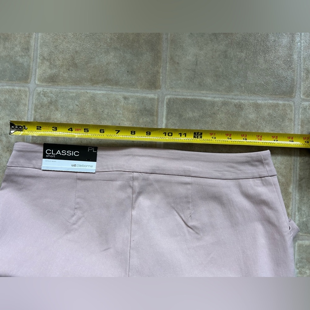 Liz Claiborne Women’s Shorts. Color soft pink. Brand new. Size petite large - Picture 8 of 8